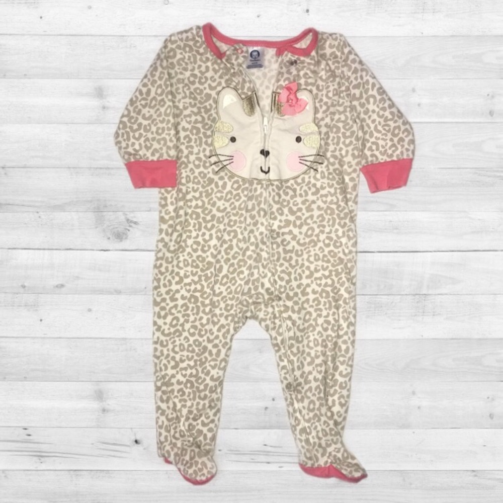 ❤️✨2 for 10 or 4 for $15✨ Gerber Kitty Footies